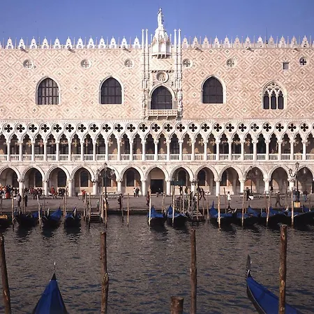 Delicious Apartament Near St. Mark Square Venice Exterior photo
