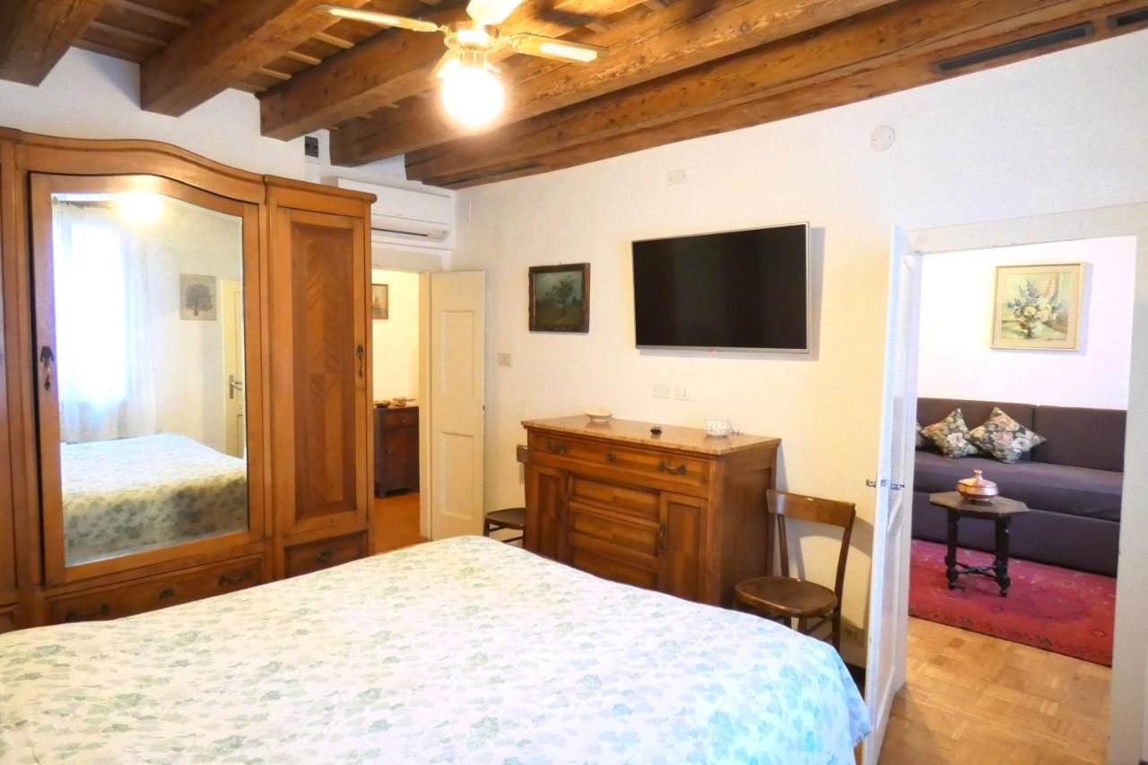 Delicious Near St. Square Apartamento *